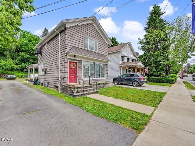 House for sale in Blakely, Pennsylvania