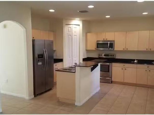 House for rent in Hollywood