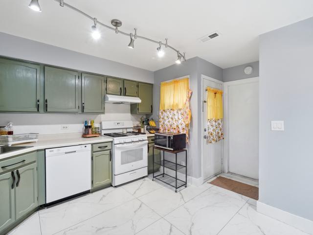 Townhouse for sale in Gurnee, Illinois