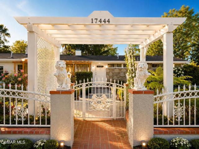 House for sale in Canoga Park, California