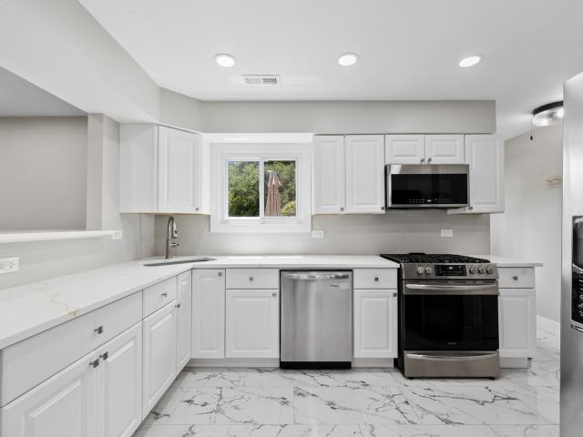 Townhouse for sale in Gurnee, Illinois
