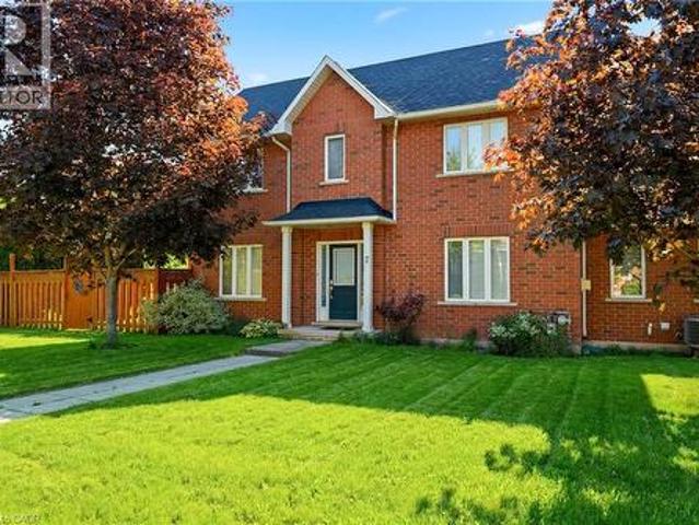 Townhouse for sale in Burlington, Ontario