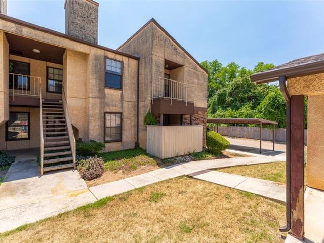Condo for sale in Arlington, Texas