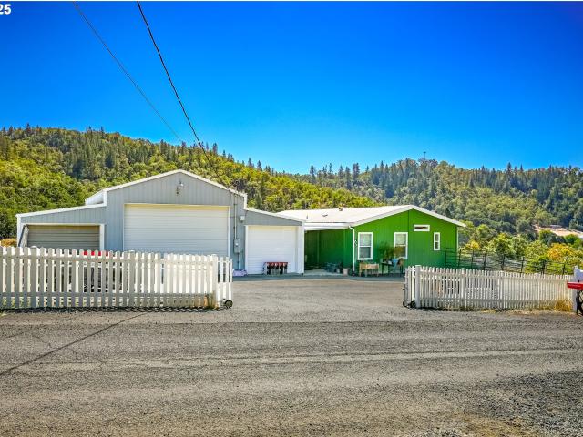 House for sale in Oregonia