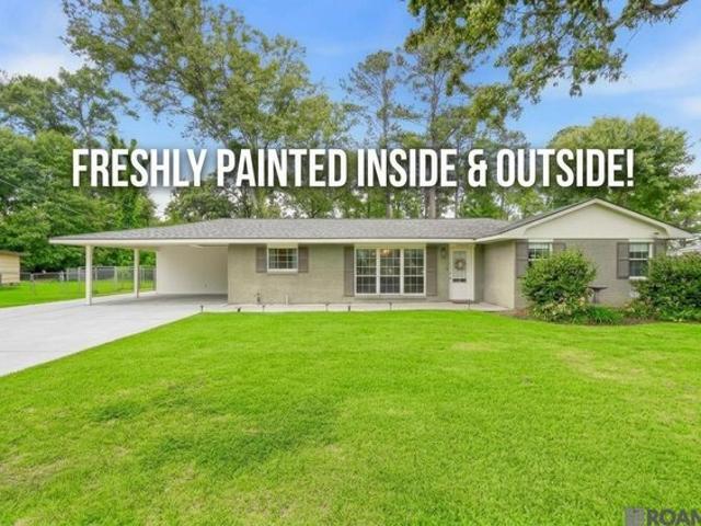 House for sale in Greenwell Springs, Central