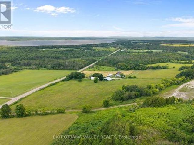 House for sale in Renfrew, Ontario