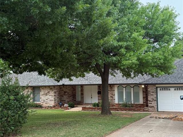 House for sale in Mustang, Oklahoma