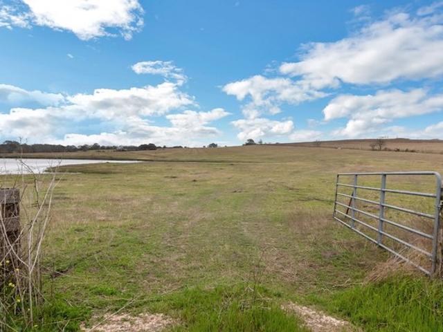 Land for sale in Flatonia, Texas