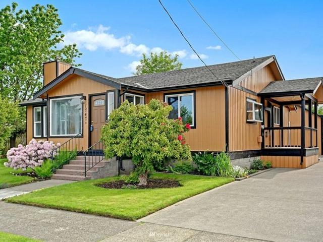 House for sale in Enumclaw, Washington
