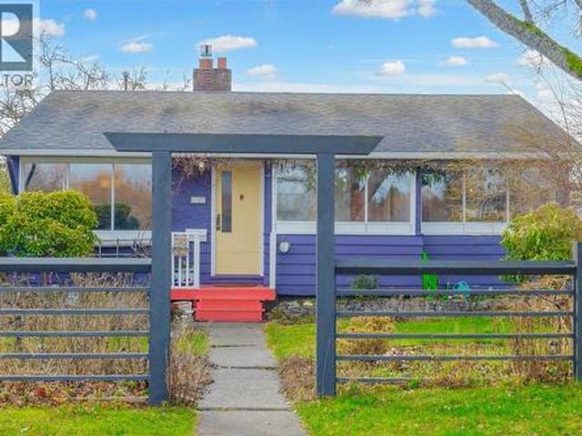 House for sale in Saanich, British Columbia