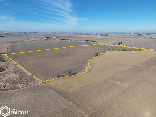 Farm for sale in Cedar, Iowa