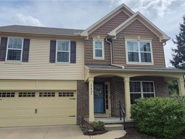 House for sale in Echo Lake, Strongsville