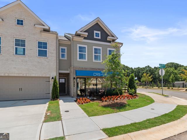 Townhouse for sale in Conyers, Georgia