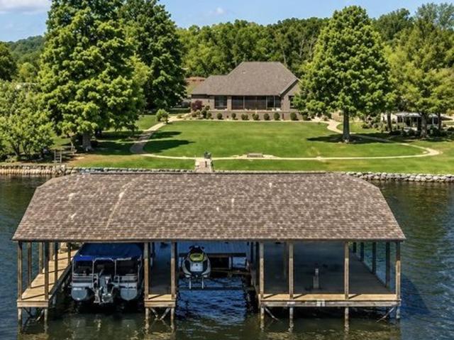 House for sale in Guntersville, Alabama