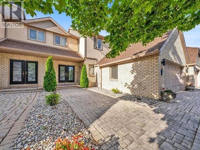 Townhouse for sale in Ontario