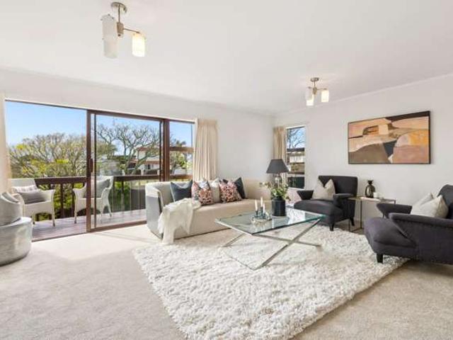 House for sale in Farm Cove, Howick