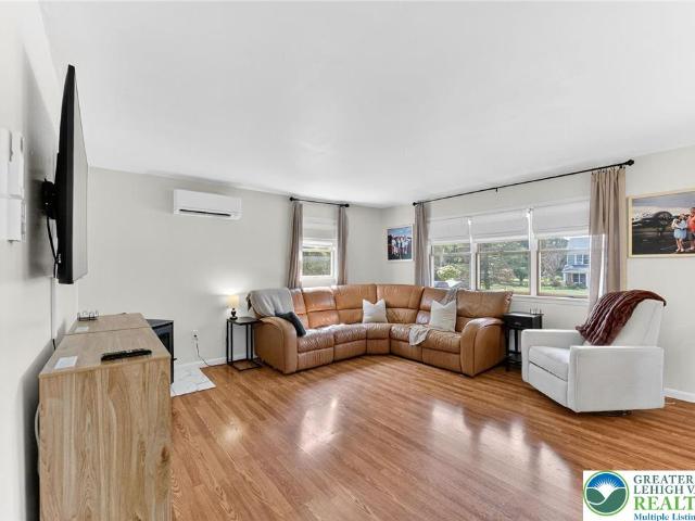 House for sale in Mount Bethel, Pennsylvania