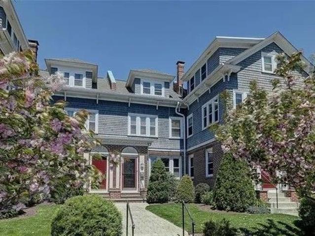 Townhouse for rent in Providence