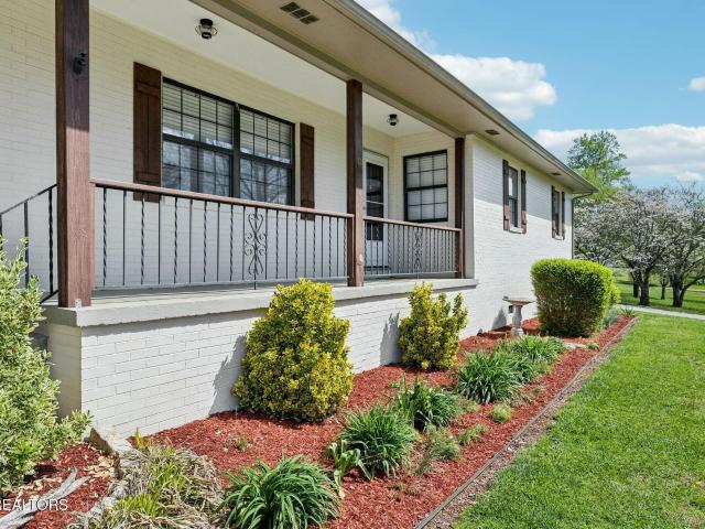 House for sale in Caryville