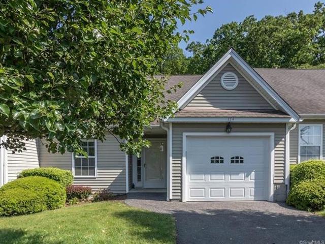 Condo for sale in Newtown, Connecticut