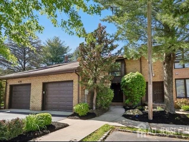 Townhouse for sale in North Brunswick, New Jersey