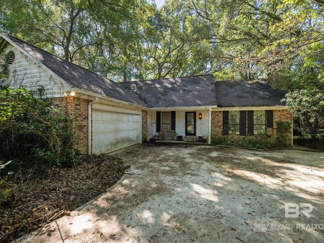 House for sale in Lake Forest, Daphne