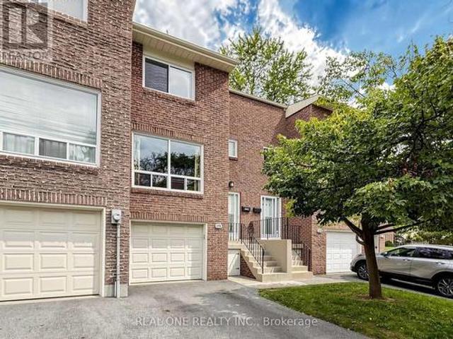 Townhouse for sale in Woburn, Ontario