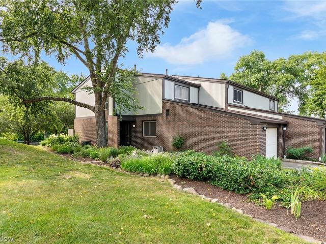 Condo for sale in Summit, Ohio