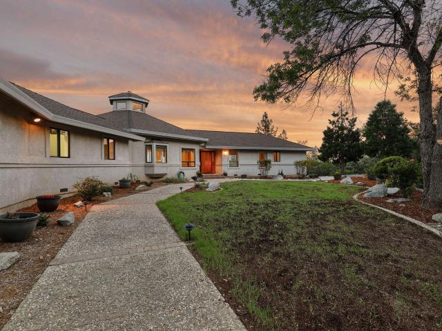 House for sale in Shasta, California