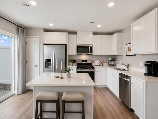 Townhouse for sale in Lakeville, Minnesota