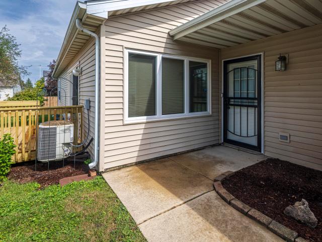 Townhouse for sale in Crown Point, Indiana