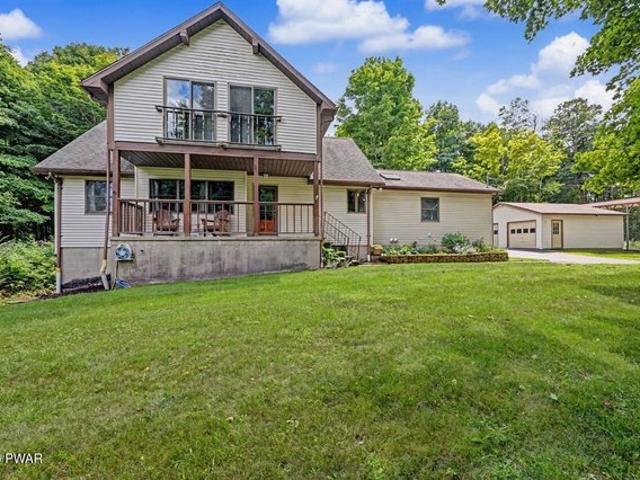 House for sale in Lake Ariel, Pennsylvania
