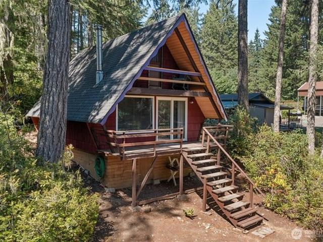 House for sale in Lilliwaup, Washington