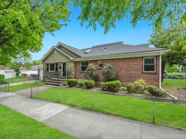 House for sale in Queens, Arverne
