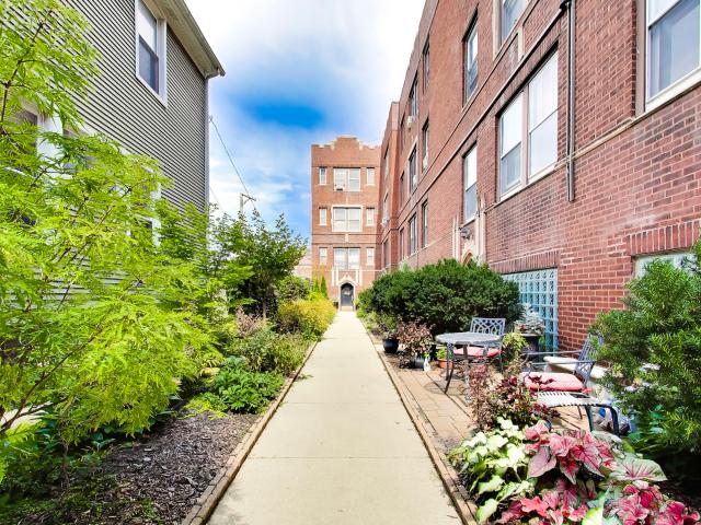 Condo for sale in Chicago Park, Illinois