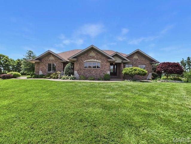 House for sale in Staunton, Illinois