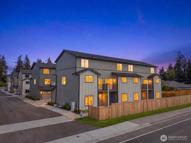 Townhouse for sale in Spanaway, Washington