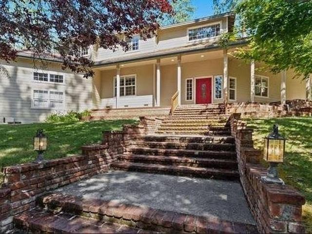 House for sale in Applegate, California