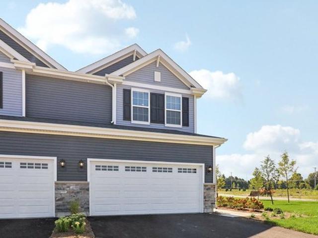 Townhouse for sale in Aurora, Illinois