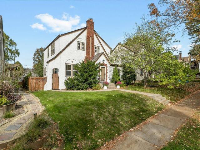 House for sale in Highland, Saint Paul