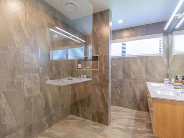 House for sale in Windwhistle, Canterbury