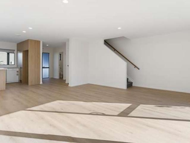 Townhouse for sale in Paremoremo, Oroua County