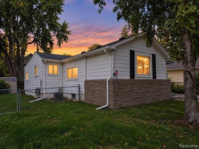 House for sale in Keego Harbor, Michigan