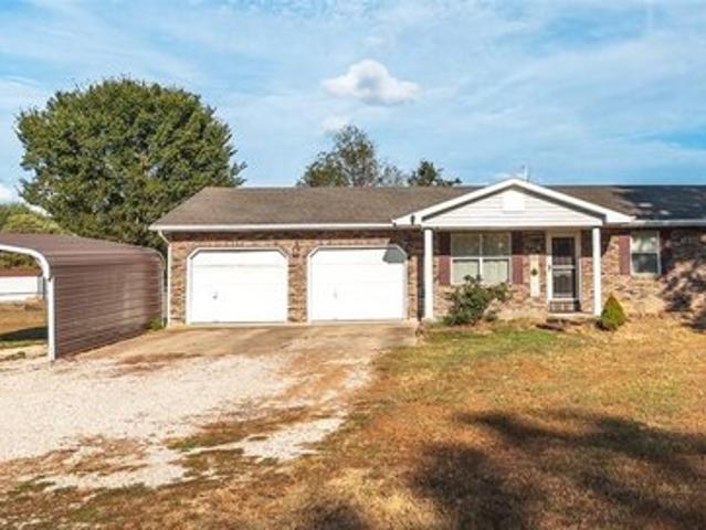House for sale in Dixon, Missouri