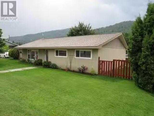 House for sale in Fruitvale, British Columbia