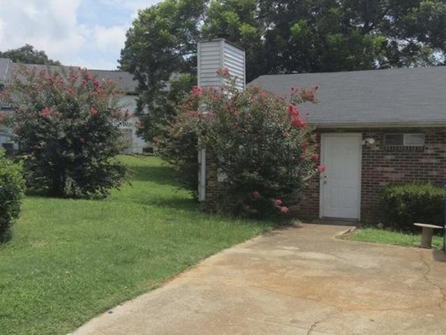 Townhouse for sale in Conyers, Georgia