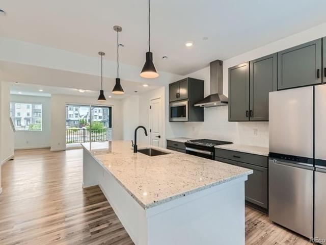 Townhouse for sale in Broomfield, Colorado