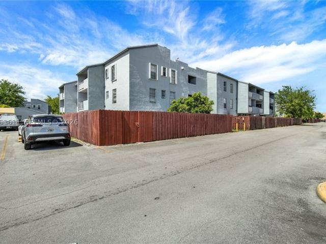 Condo for sale in Hialeah, Florida