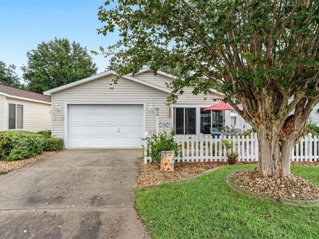 House for sale in Lady Lake, Florida