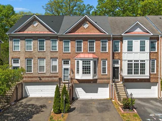 Townhouse for sale in Virginia